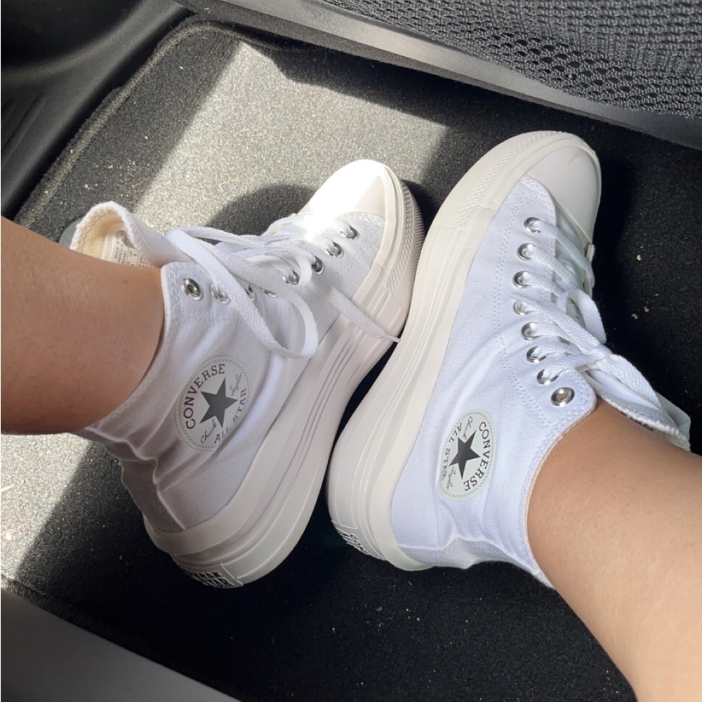 *** SOLD ****All star white hightop platform sneakers